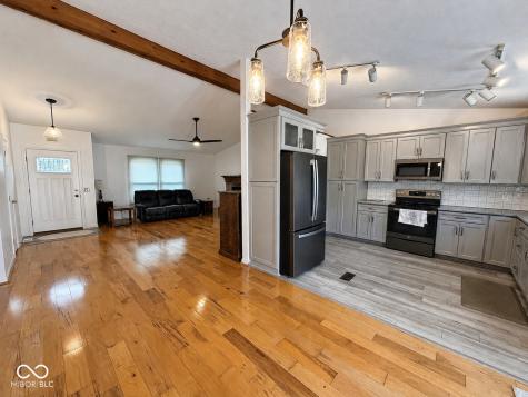 152 E 300 S Crawfordsville IN 47933