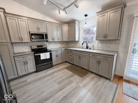 152 E 300 S Crawfordsville IN 47933