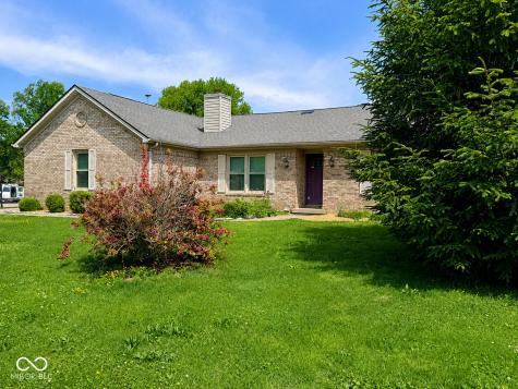 152 E 300 S Crawfordsville IN 47933