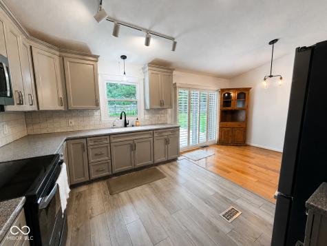 152 E 300 S Crawfordsville IN 47933