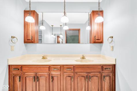 5697 Ridge Hill Way Avon IN 46123