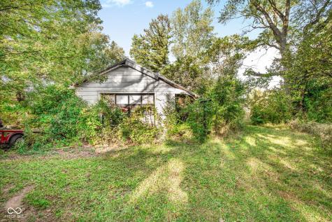 729 N County Road 900 E Avon IN 46123