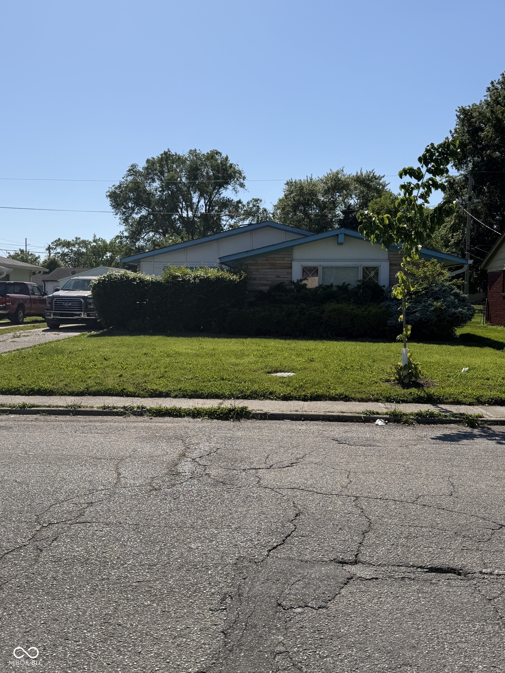 2526 Hillside Avenue Indianapolis IN 46218