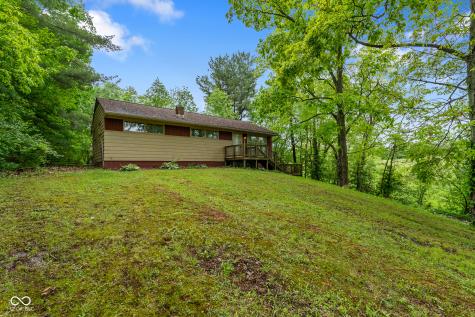 221 W Chester Drive Ellettsville IN 47429