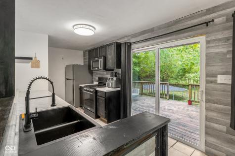 221 W Chester Drive Ellettsville IN 47429
