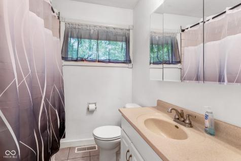 221 W Chester Drive Ellettsville IN 47429