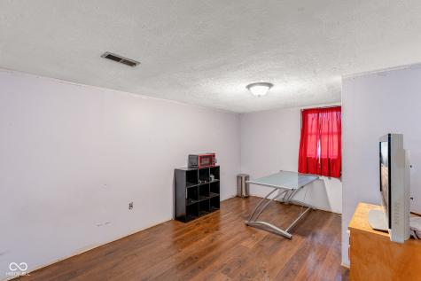 221 W Chester Drive Ellettsville IN 47429