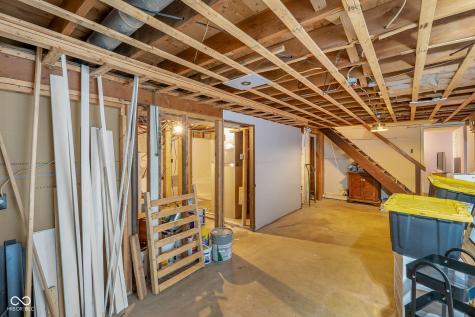 221 W Chester Drive Ellettsville IN 47429