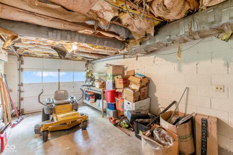 221 W Chester Drive Ellettsville IN 47429