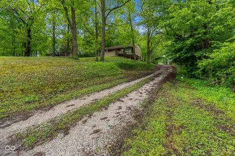 221 W Chester Drive Ellettsville IN 47429