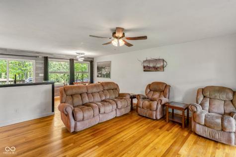 221 W Chester Drive Ellettsville IN 47429