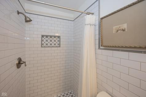 2513 E 99th Street Carmel IN 46280