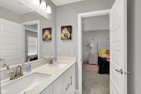 18813 Stonebluff Lane Noblesville IN 46062