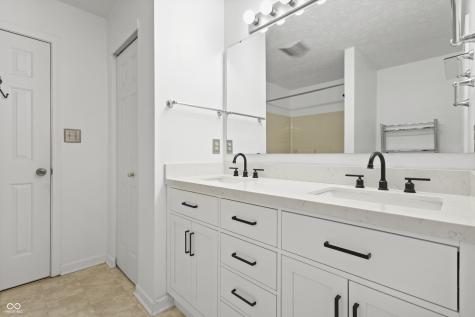 6941 Devinney Lane Indianapolis IN 46221