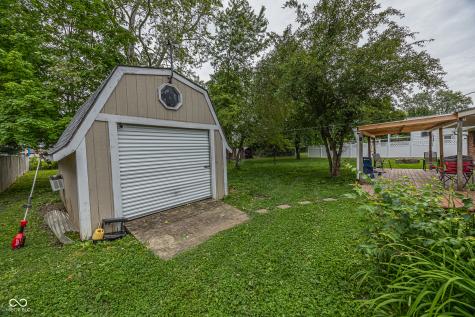 913 Sweetbriar Avenue Whiteland IN 46184