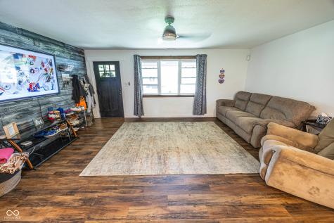913 Sweetbriar Avenue Whiteland IN 46184