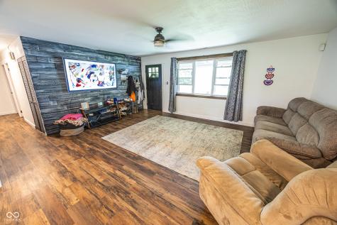 913 Sweetbriar Avenue Whiteland IN 46184