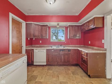 1208 S State Road 213 Tipton IN 46072