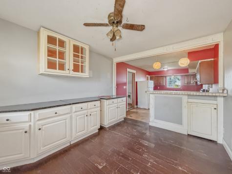 1208 S State Road 213 Tipton IN 46072