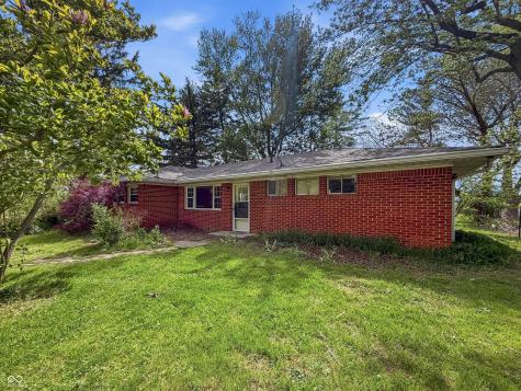 1208 S State Road 213 Tipton IN 46072
