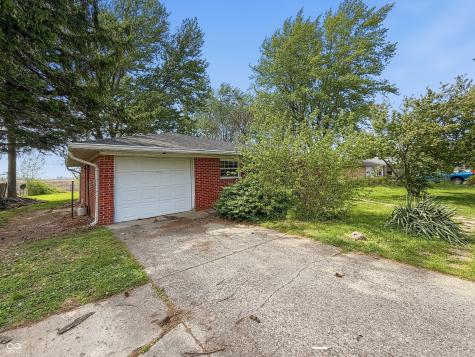 1208 S State Road 213 Tipton IN 46072