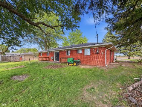 1208 S State Road 213 Tipton IN 46072