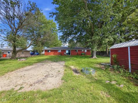 1208 S State Road 213 Tipton IN 46072