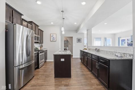 2023 Glenmoor Drive Columbus IN 47201