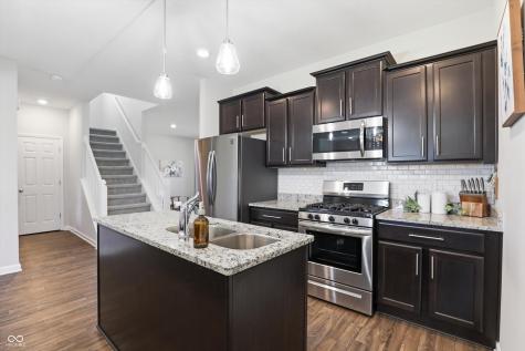 2023 Glenmoor Drive Columbus IN 47201