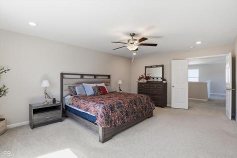 2023 Glenmoor Drive Columbus IN 47201
