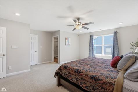 2023 Glenmoor Drive Columbus IN 47201