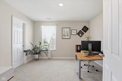 2023 Glenmoor Drive Columbus IN 47201