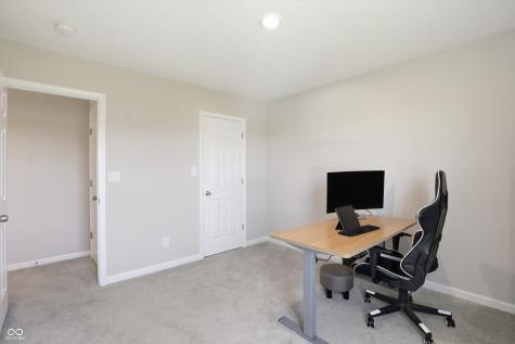 2023 Glenmoor Drive Columbus IN 47201