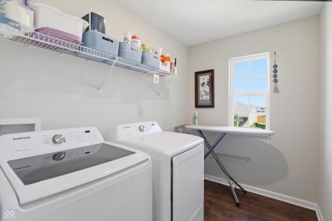 2023 Glenmoor Drive Columbus IN 47201