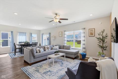 2023 Glenmoor Drive Columbus IN 47201