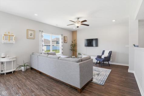 2023 Glenmoor Drive Columbus IN 47201