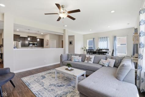 2023 Glenmoor Drive Columbus IN 47201