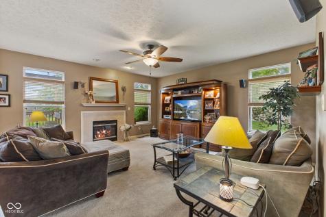 2845 Sleeping Ridge Way Indianapolis IN 46217