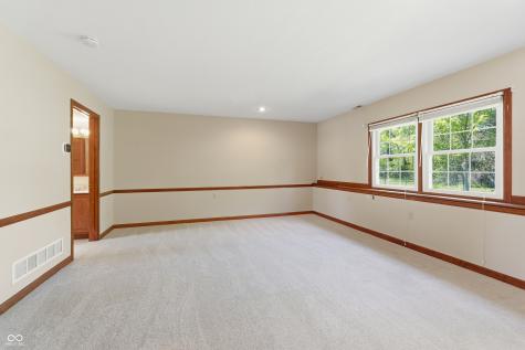 8768 Meadowridge Lane Indianapolis IN 46217