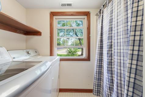 8768 Meadowridge Lane Indianapolis IN 46217