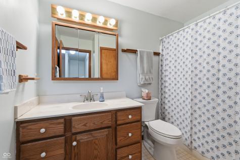 8768 Meadowridge Lane Indianapolis IN 46217