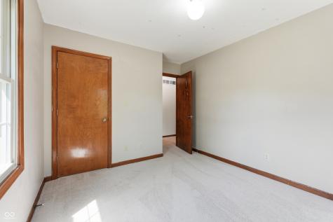 8768 Meadowridge Lane Indianapolis IN 46217