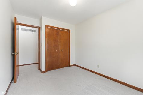 8768 Meadowridge Lane Indianapolis IN 46217