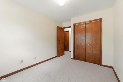 8768 Meadowridge Lane Indianapolis IN 46217