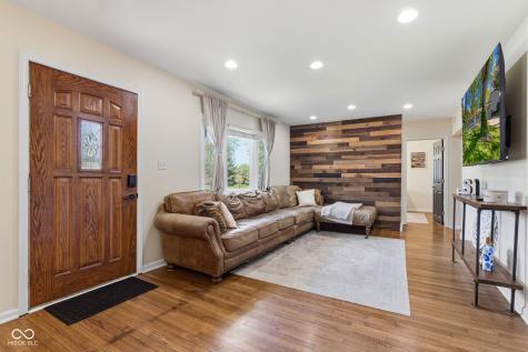 136 E Central Way Pendleton IN 46064