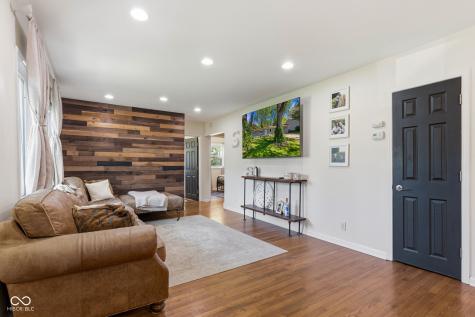 136 E Central Way Pendleton IN 46064