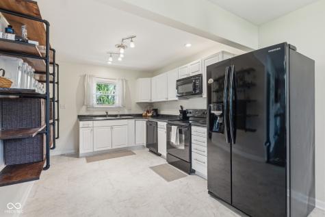 136 E Central Way Pendleton IN 46064