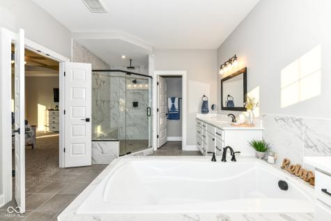 11991 Shady Knoll Drive Fishers IN 46037