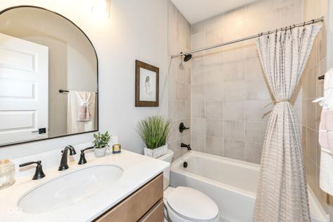 11991 Shady Knoll Drive Fishers IN 46037