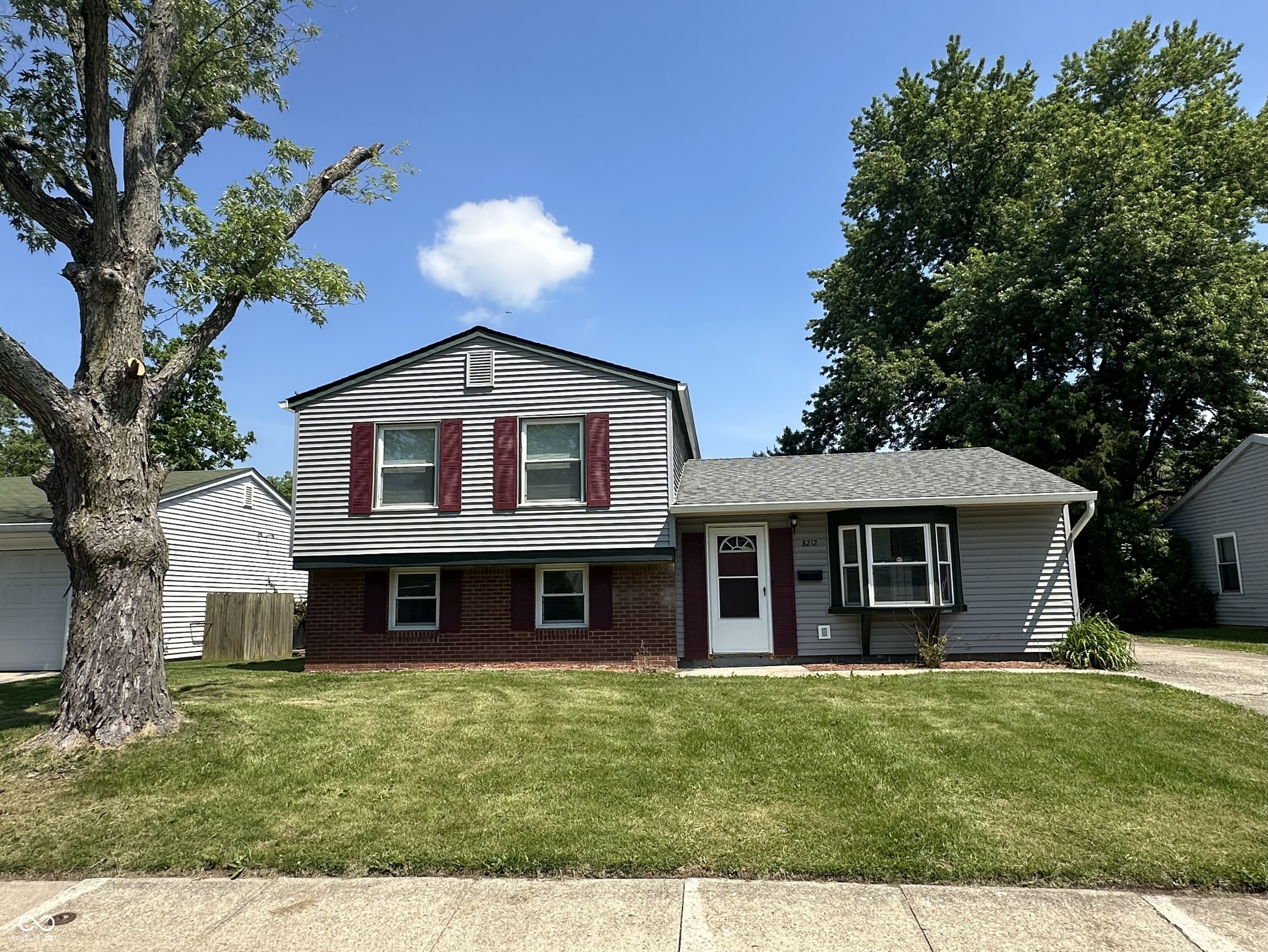 8212 Laughlin Drive Indianapolis IN 46219